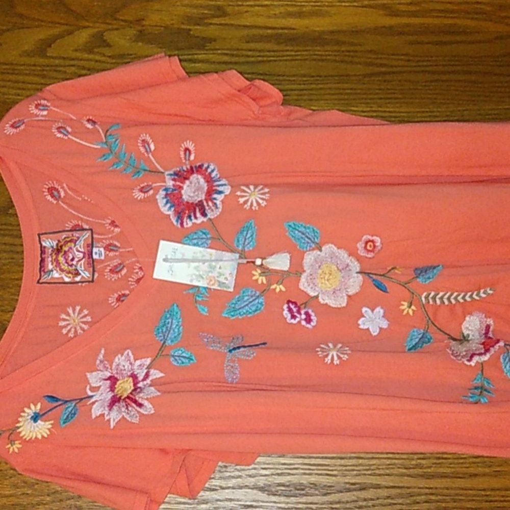 NWT Women's Johnny Was Los Angeles Grace Flutter Sleeve V Neck Tee - Picture 2 of 7
